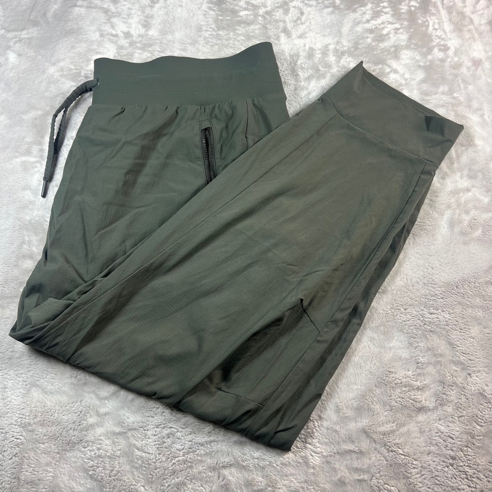Athleta Women's 18 Trekkie North Jogger Olive Green Hiking Travel Pants